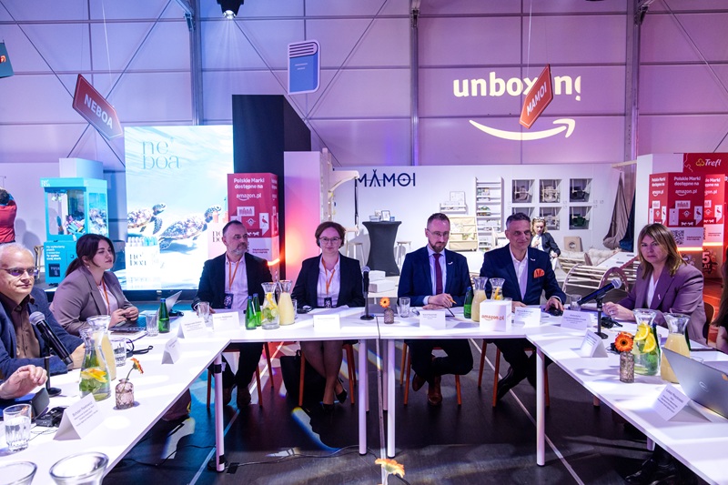 okrągły stół KIG o barierach na jednolitym rynku, na zdjęciu uczestnicy okrągłego stołu 